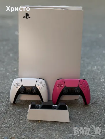 Конзола Sony PlayStation 5 Disc Edition CFI-1216A, 825GB + 2 DualSense + FIFA 23 + зарядна станция, снимка 2 - PlayStation конзоли - 56016791