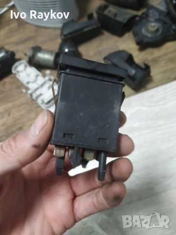 Бутон подгрев задно стъкло Volkswagen Passat , 3B0959621C, снимка 2 - Части - 53037210