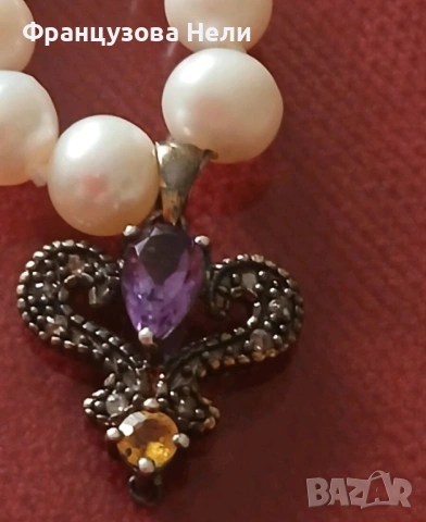 Старинно колие с естествени перли и сребърен медальон