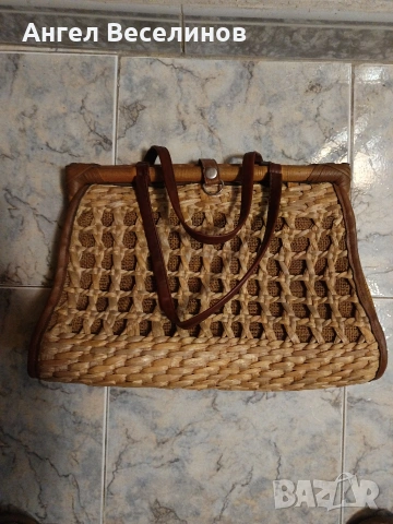стара плетена бамбукова чанта 