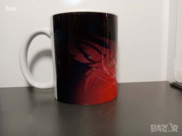 Бяла порцеланова чаша на Ливърпул / Liverpool