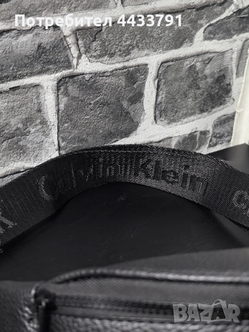 Calvin Klein чанта тип банан , снимка 4 - Чанти - 52826250