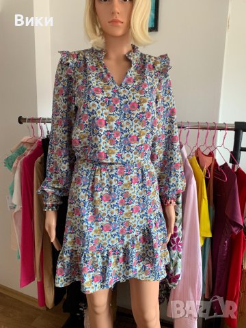 Красива рокля на цветя 