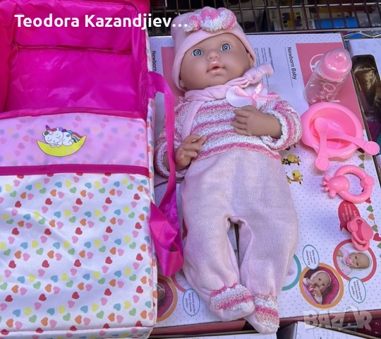 Кукла бебе с пълен комплект – Шише, пижама, легълце и аксесоари - 42 см - НА БЪЛГАРСКИ