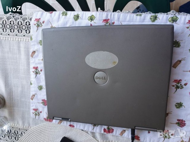 Продавам лаптоп Dell D600- на части, снимка 1 - Лаптопи за дома - 29955185