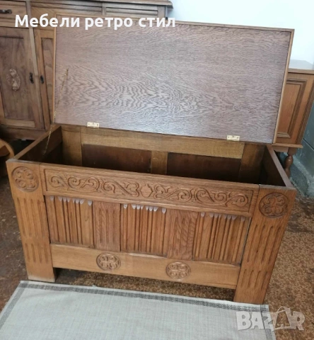 Красив дървен скрин / ракла изработен от масивно дърво с ръчно изработени орнаменти и резба. , снимка 6 - Шкафове - 54218395