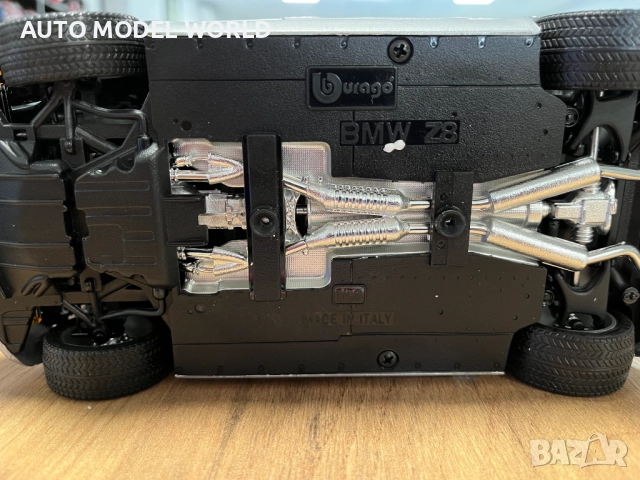 Чисто нов BBURAGO метален колекционерски модел количка BMW Z8 1:18, снимка 9 - Колекции - 51547306