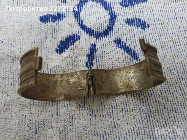 Стара гривна с камъни, снимка 3 - Антикварни и старинни предмети - 51422688