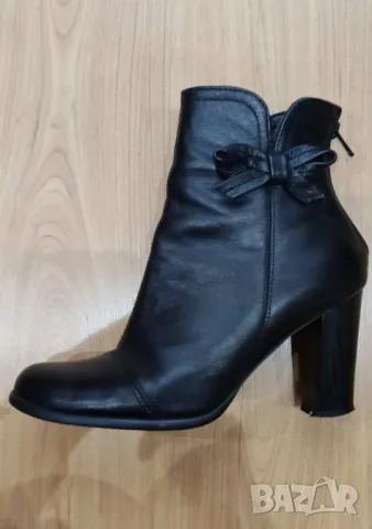 Елегантни дамски боти от естествена кожа 