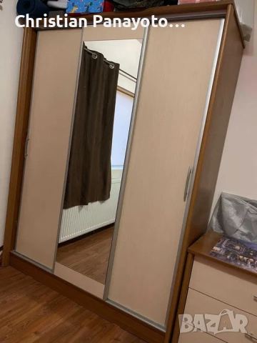 Продавам гардероб и скрин