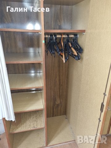 Продавам мебели-шкафове ,бюра,маси,дивани,фотьойли,табуретки и др., снимка 4 - Гардероби - 42100247