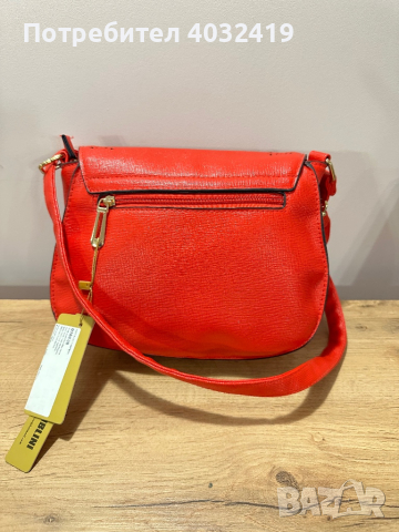 Червена дамска чанта с дълга дръжка , снимка 4 - Чанти - 44933681