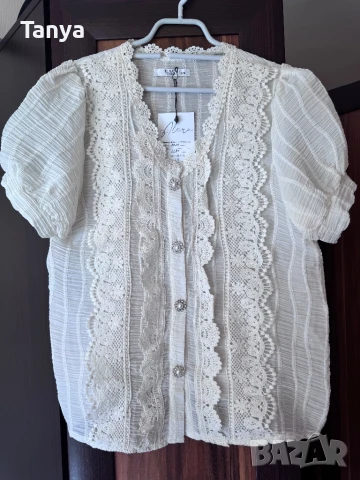 Блуза с дантела