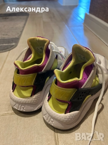 Обувки на Nike , снимка 2 - Маратонки - 52176796