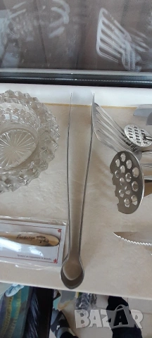 Чинии, чаши порцеланови и стъклени, някои със златен кант, прибори, ножове, снимка 14 - Съдове за готвене - 52664563