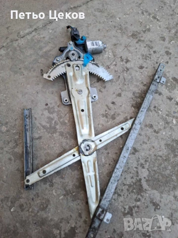 Преден ляв стъклоповдигач за MITSUBISHI OUTLANDER II SUV