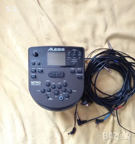 Модул за електронни барабани Alesis Nitro, снимка 2 - Ударни инструменти - 56543075