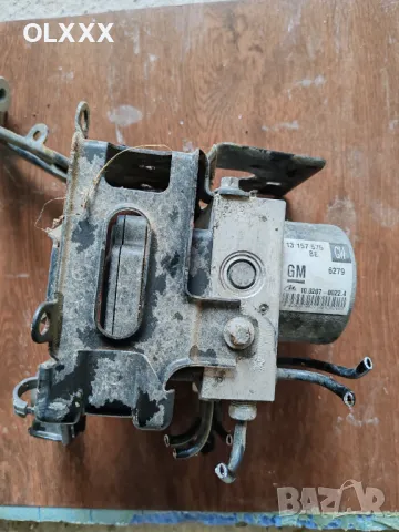 Помпа ABS за Opel Astra H /Opel Zafira 13 157 576 BE