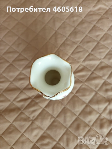 Порцеланова ваза със златни нишки , снимка 6 - Антикварни и старинни предмети - 51896361