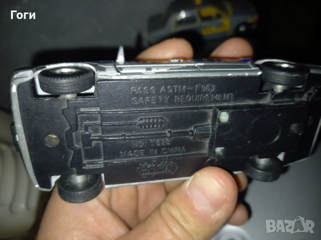 Метални колички 3 броя , снимка 3 - Коли, камиони, мотори, писти - 52950064