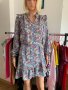 Красива рокля на цветя , снимка 1