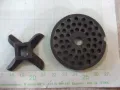 Решетка и нож от машинка за мелене на месо, снимка 1