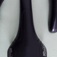 Маркови седалки Selle Italia, Selle Royal, снимка 2 - Части за велосипеди - 44581887