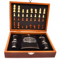 Комплект за шах с аксесоари, Дървен, В кутия, Кафяв, снимка 1 - Шах и табла - 37196296