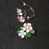 Уникални обеци с ръчно рисуван емайл и кристали - цветя, снимка 2 - Обеци - 29502556