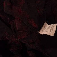 Нова черна блуза с дълъг ръкав и червени орнаменти с плюш L размер , снимка 3 - Блузи с дълъг ръкав и пуловери - 38271936