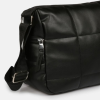 Удобна и практична дамска мека чанта с дълга дръжка 22х14см, снимка 4 - Чанти - 44745230