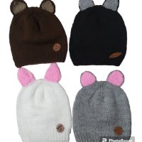 Безшевно ръчно плетена детска шапка с ушички , снимка 2 - Шапки, шалове и ръкавици - 42230111