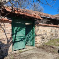 Имот с къща в село Присово , снимка 2 - Къщи - 42277054