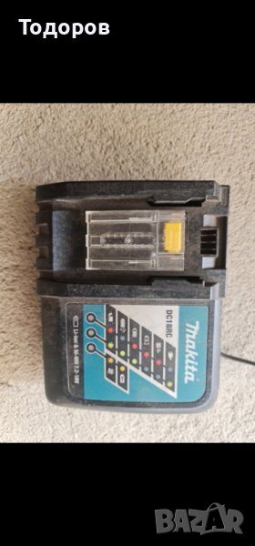 Оригинално зарядно за батерии Макита Makita DC18RC, снимка 1