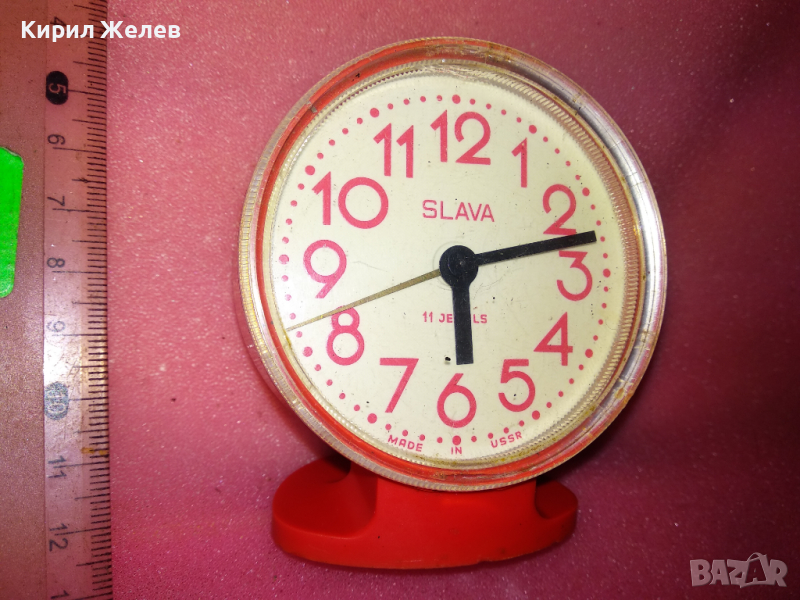 SLAVA MADE in USSR Стар КОЛЕКЦИОНЕРСКИ РУСКИ БУДИЛНИК МЕХАНИЧЕН НАСТОЛЕН ЧАСОВНИК СЛАВА СССР 43093, снимка 1