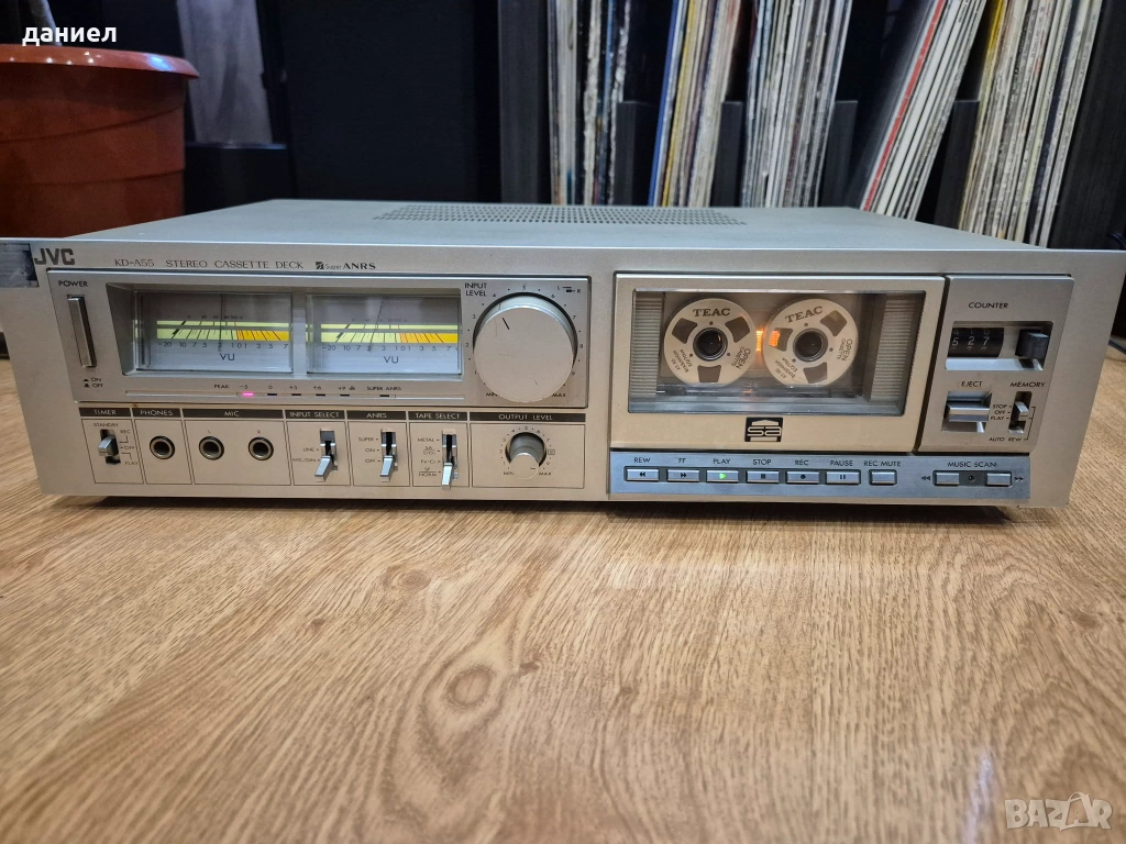 Отлично работещ касетен дек JVC KD-A55 с много добър външен вид и без липси + подарък, снимка 1