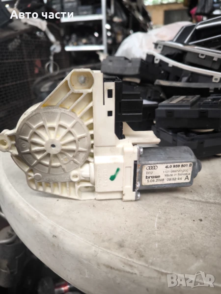 Моторче за преден ляв прозорец за Audi Q7 4L 4L0959801B, снимка 1