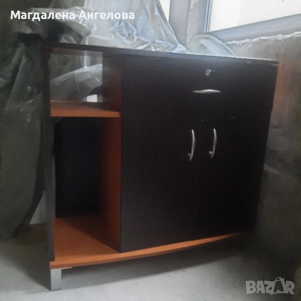 Дървен кафяв шкаф, снимка 1