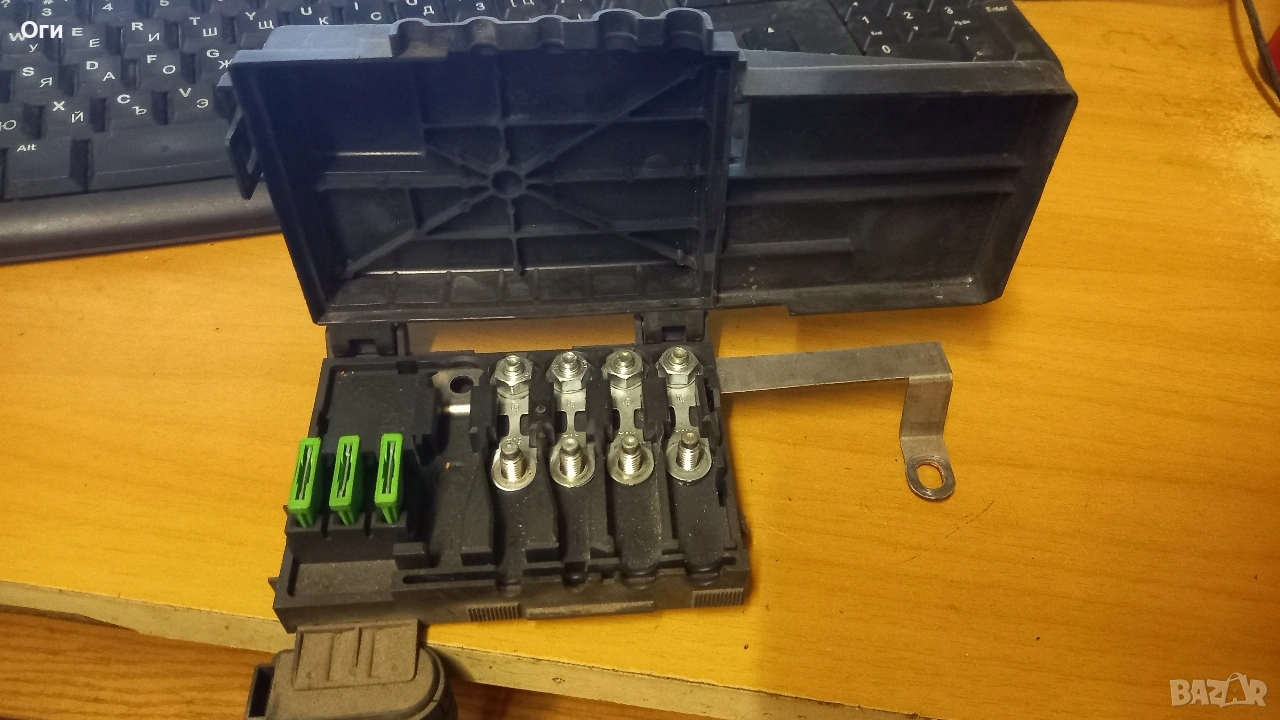 Бушониера за Голф 4,Бора,Ауди А3,Октавия,Леон и Толедо 1J0 937 550, снимка 1