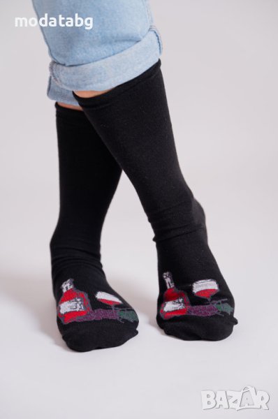 Чорапи с надпис "Aко четеш това донеси ми вино", снимка 1