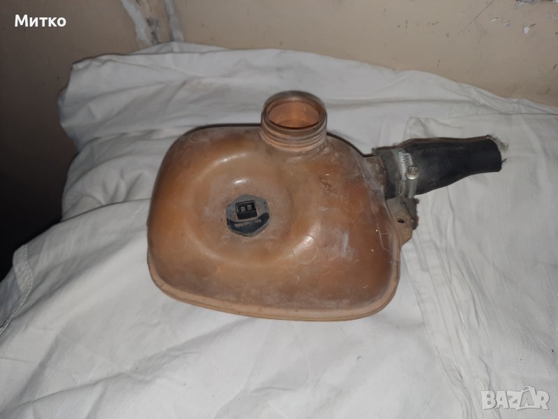 Разширително казанче за охладителната течност от Фолксваген Транспортер Ванагон 1979 до 2000г., снимка 1