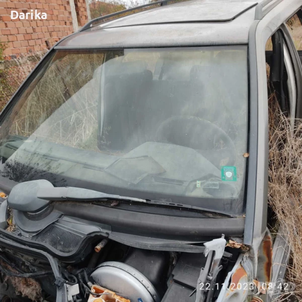 Предно стъкло Мерцедес 124 2.5 D, снимка 1