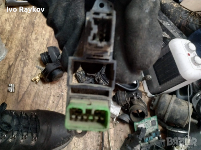 Бутони , авариини за MITSUBISHI  Lancer , снимка 4 - Части - 53905688