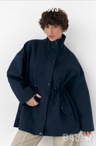 Ефектна оверсайз ветровка с модерни широки ръкави и реглан крой