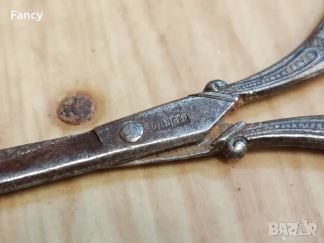 Малка стара ножица Singer, снимка 8 - Антикварни и старинни предмети - 47694734