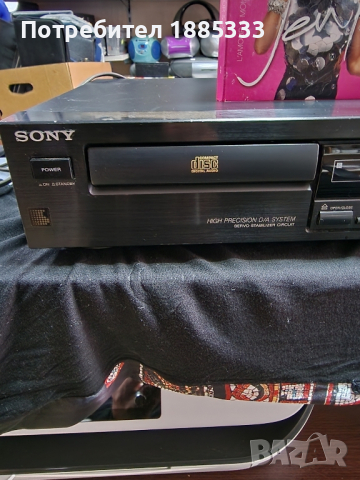 продава се компактдиск Sony в перфектно състояние, снимка 1 - Ресийвъри, усилватели, смесителни пултове - 44778877