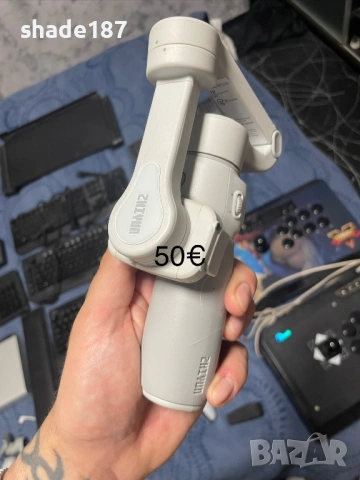 Zhiyun Smooth Q2 — компактен 3-осов смартфон gimbal