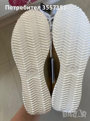 Оригинални маратонки Nike, снимка 3 - Маратонки - 50525879