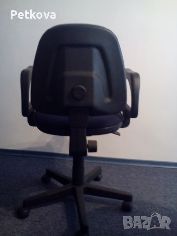 Стол, снимка 2 - Столове за офис - 29170043