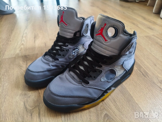 Nike Air Jordan 5 Off-White, номер 44., снимка 2 - Маратонки - 54041688